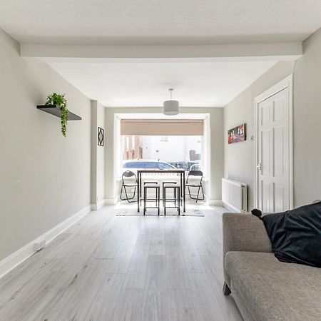 Snug Central Belfast Home, 2 Minutes From Ormeau Park! Eksteriør billede