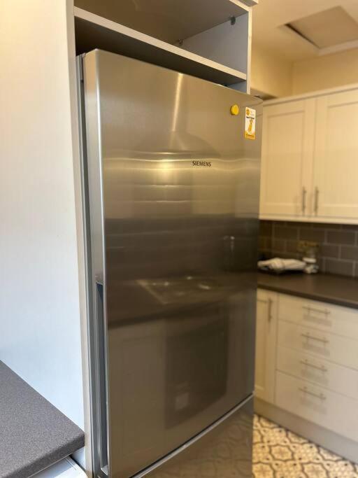 Snug Central Belfast Home, 2 Minutes From Ormeau Park! Eksteriør billede