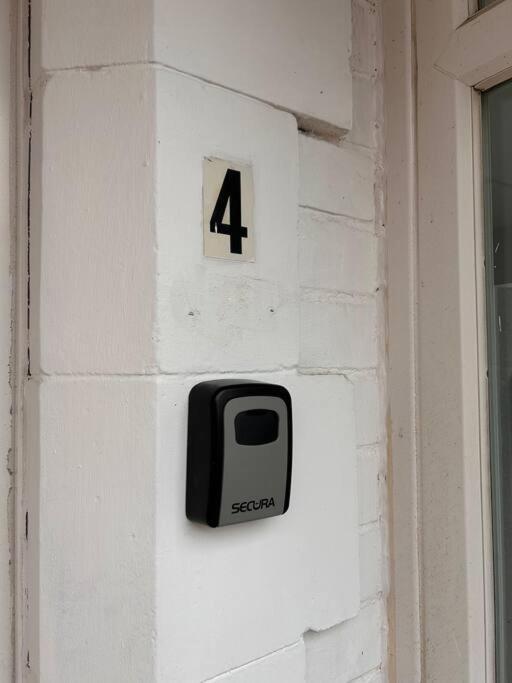 Snug Central Belfast Home, 2 Minutes From Ormeau Park! Eksteriør billede