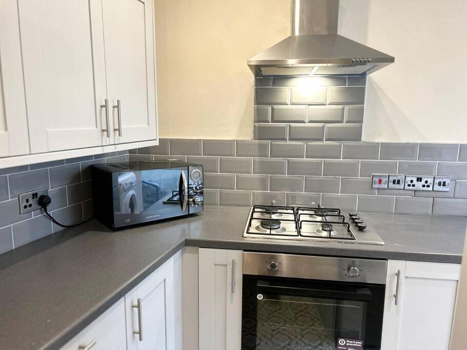 Snug Central Belfast Home, 2 Minutes From Ormeau Park! Eksteriør billede